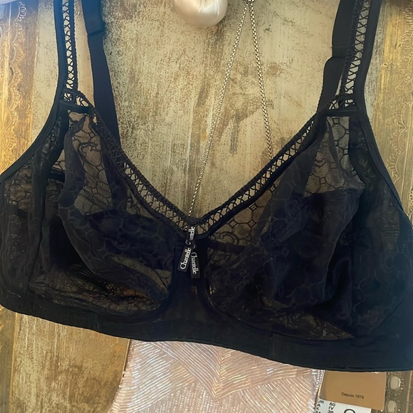 Chantelle Other - CHANTELLE BLACK BRA. Size 36